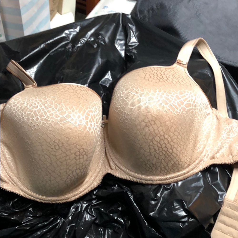 Chantelle bra